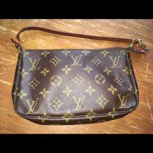 Louis Vuitton Monogram Pochette